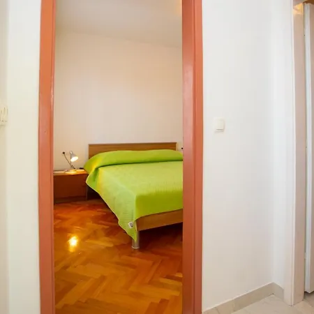 Apartment Nola Podgora