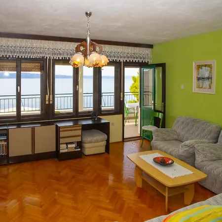 Nola Apartment