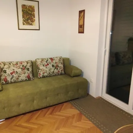 Nola Apartment