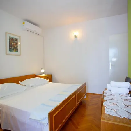 Nola * Podgora (Split-Dalmatia)